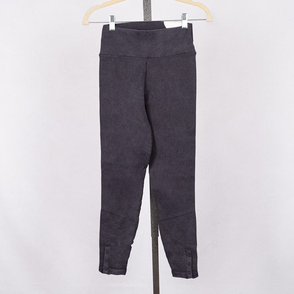 Aerie Offline Gray Hi-Rise 7/8 Leggings SMALL Ribbed Snap Ankle Closure Athletic
